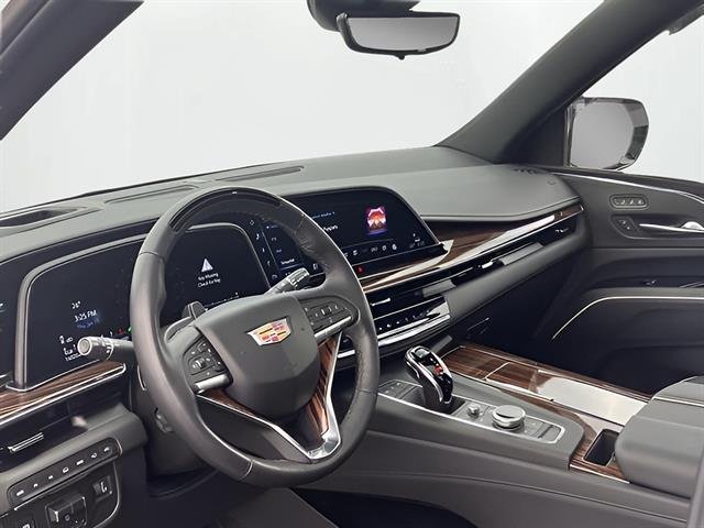2024 Cadillac Escalade Premium Luxury, photo 11 of 12