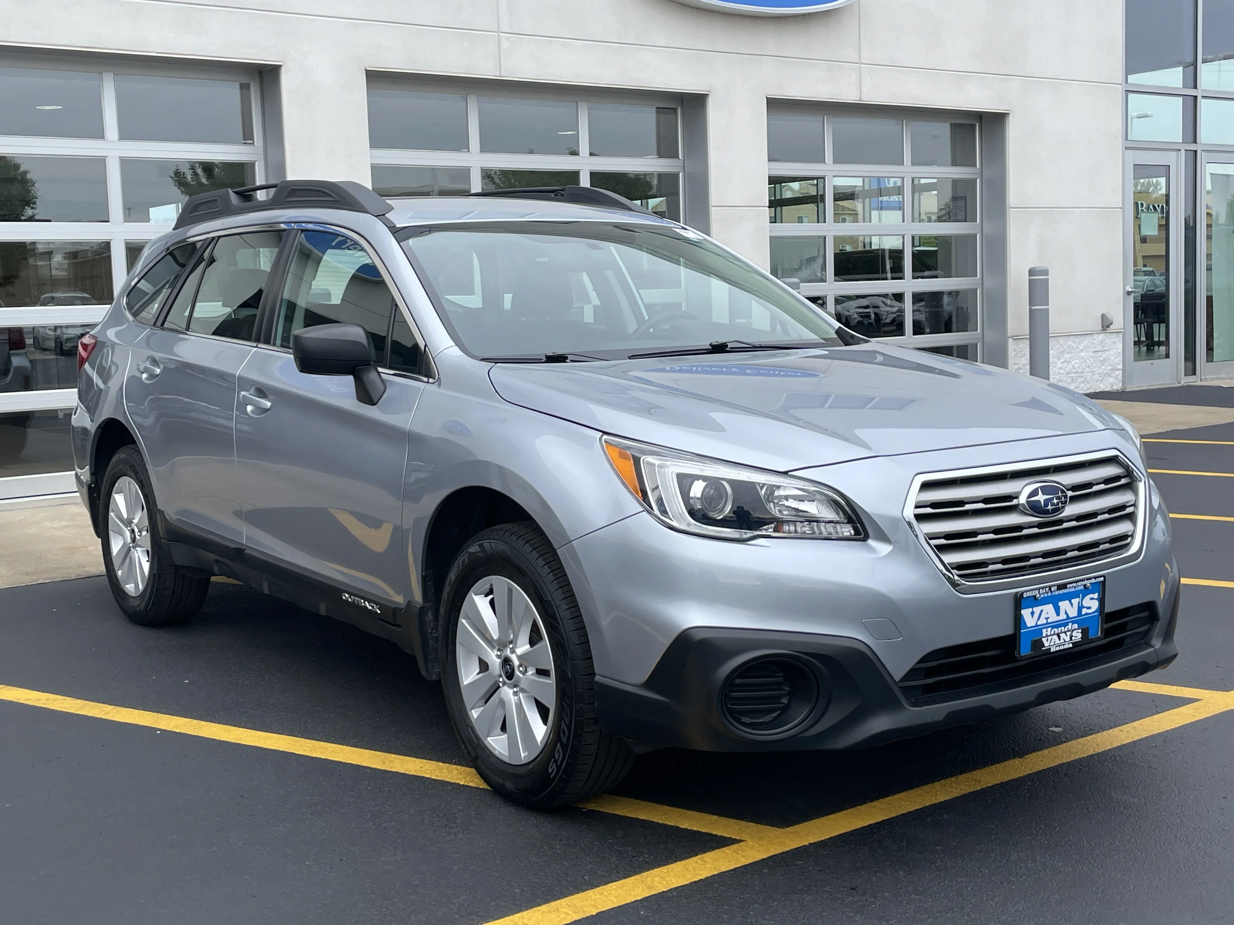 Used 2017 Ice Silver Metallic Subaru 2.5i image 1
