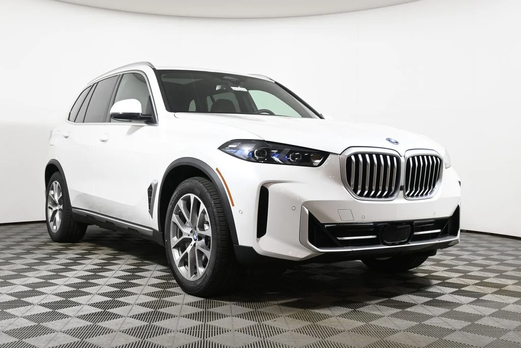 Used 2026 White BMW xDrive50e image 9