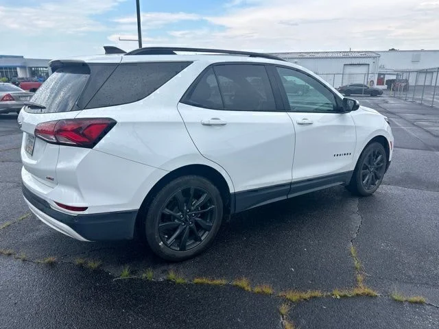 Used 2022 White Chevrolet RS image 4