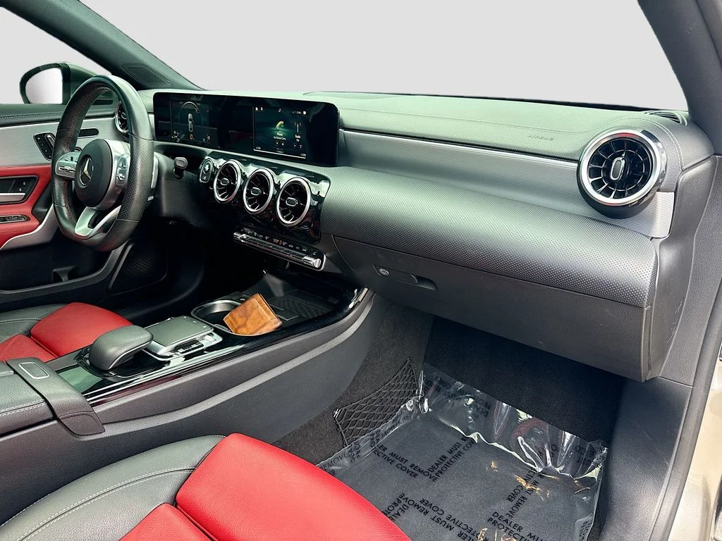 Used 2019 Gold Mercedes-Benz A 220 image 29