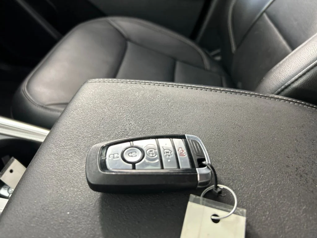 Used 2023 Silver Ford Limited image 20