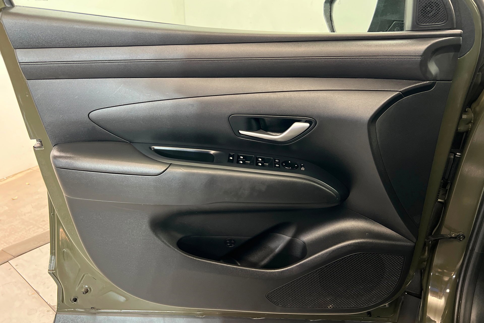 Used 2025 Rockwood Green Hyundai SEL image 15