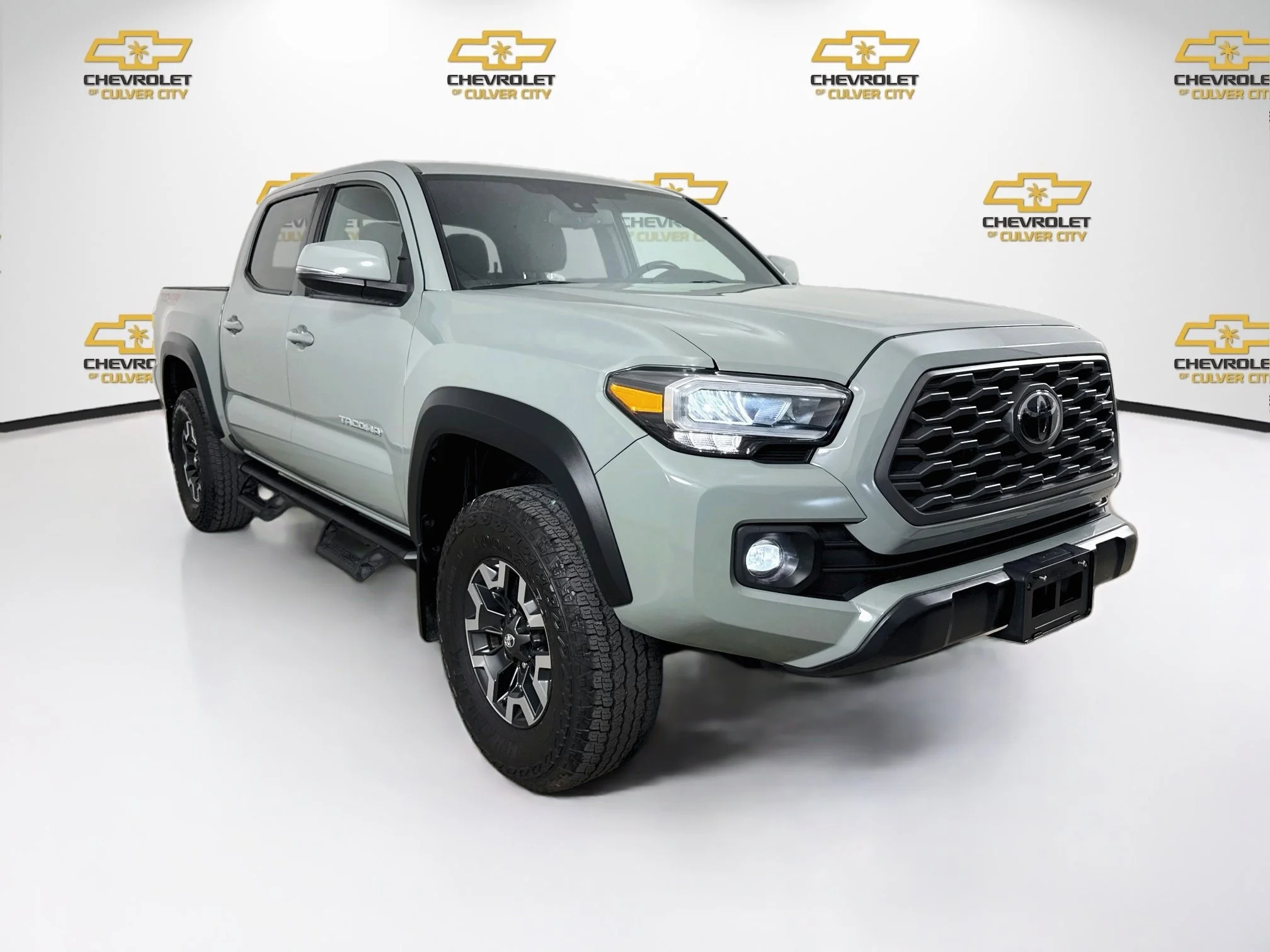 Used 2022  Toyota SR image 1