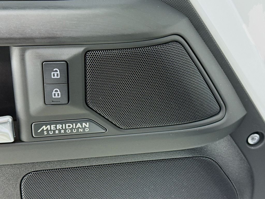 New 2026 Fuji White LAND ROVER X-Dynamic SE image 20