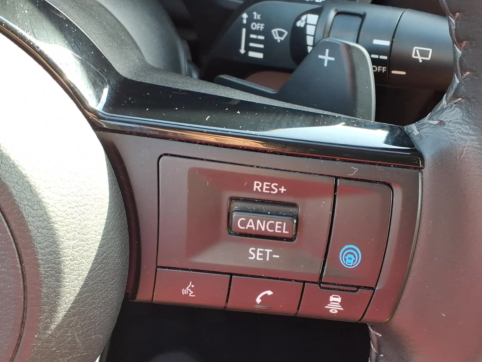 Used 2024 Boulder Gray Pearl Nissan SL image 21