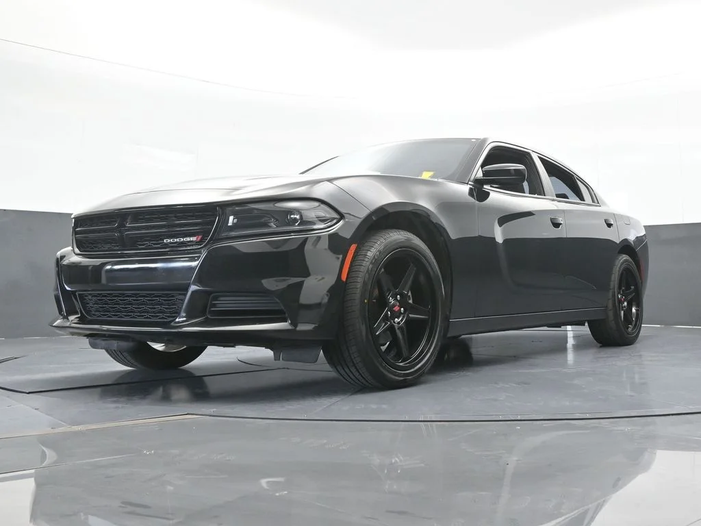 Used 2023 Pitch Black Clearcoat Dodge SXT image 48