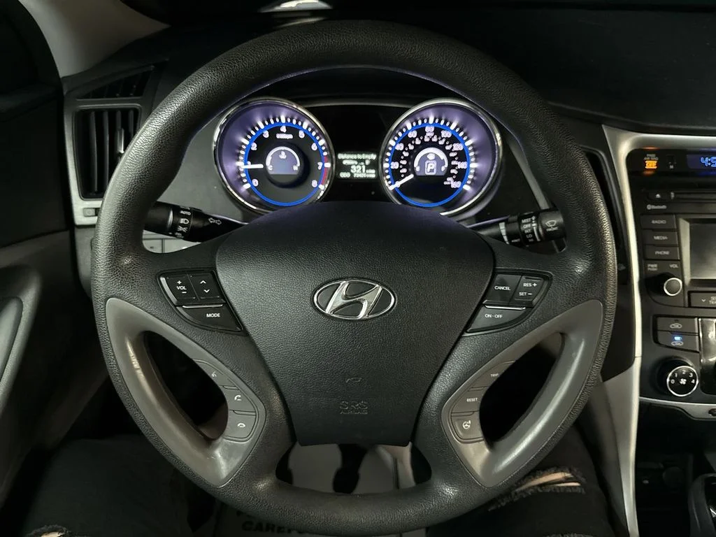 Used 2014 Phantom Black Metallic Hyundai GLS image 20