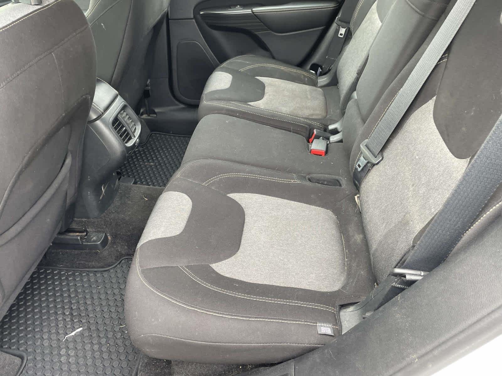Used 2016 Bright White Clearcoat Jeep Sport image 25