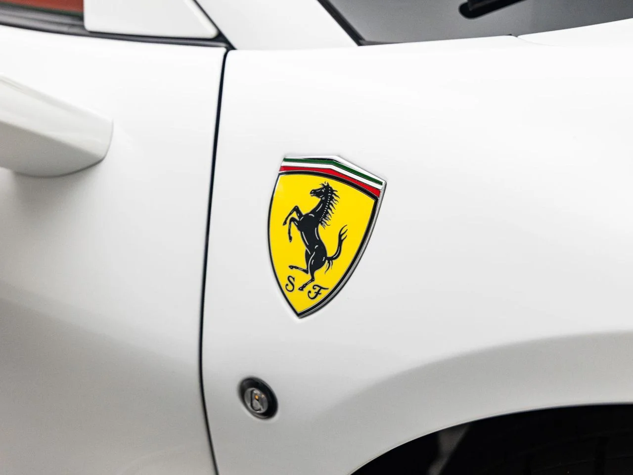 Used 2022 Bianco Cervino - Extra Campionario Ferrari Spider image 24