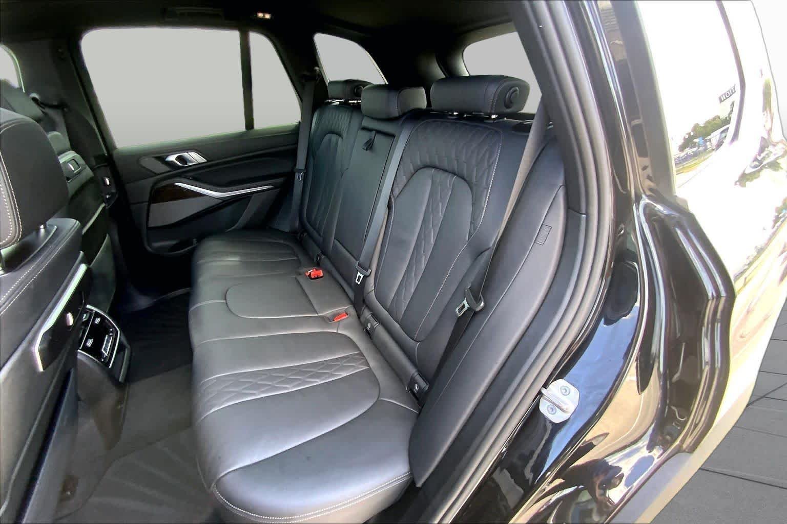 Used 2025 Black Sapphire Metallic BMW xDrive50e image 21