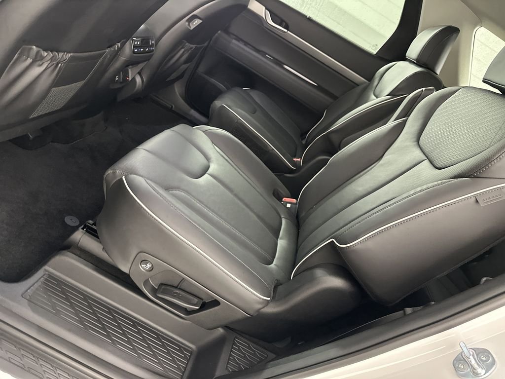 Used 2025 Hyper White Hyundai SEL Premium image 23