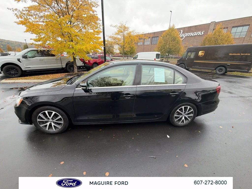 Used 2017 Black Volkswagen 1.4T SE image 7
