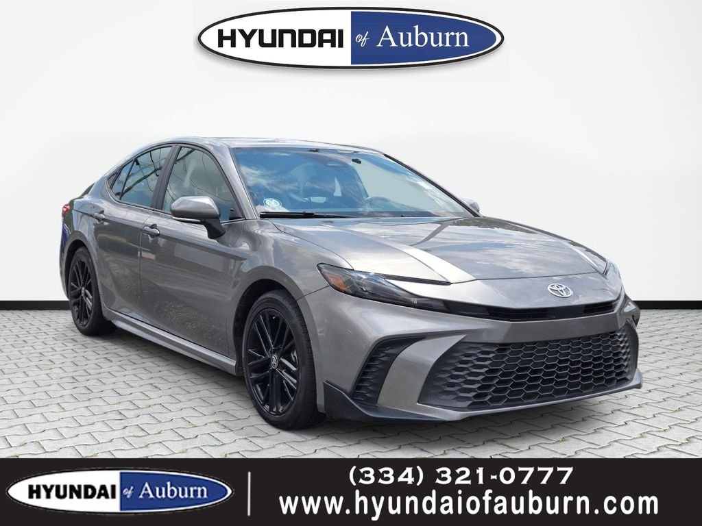 Used 2025  Toyota SE image 1