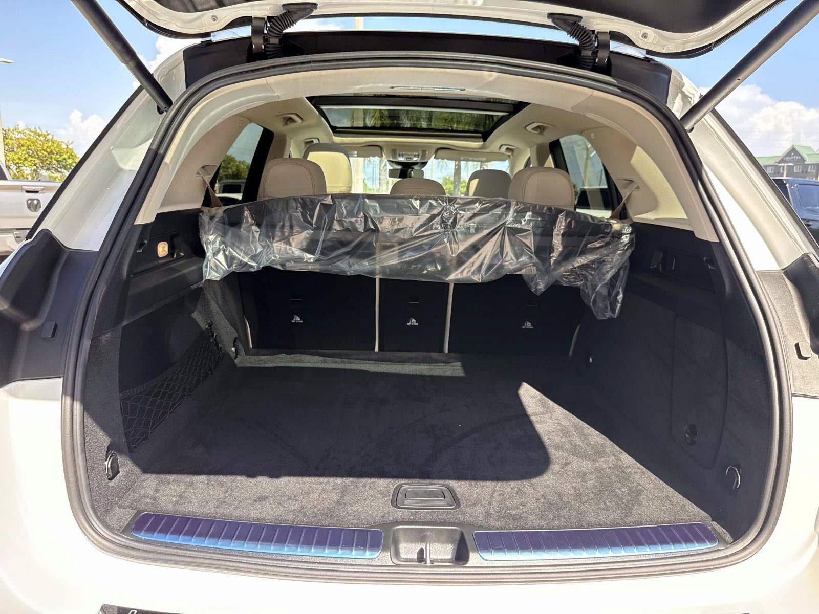 New 2026 Polar White Mercedes-Benz 350 4MATIC® SUV image 10