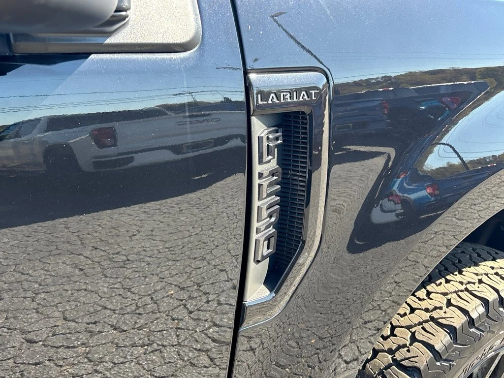 Used 2022 Black Ford Lariat image 12