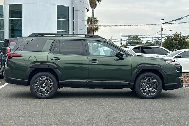 New 2026 DEEP EMERALD GREEN PEARL Subaru Premium image 3