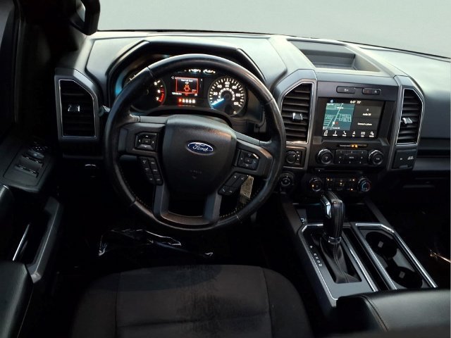 Used 2018 Blue Ford XLT image 4