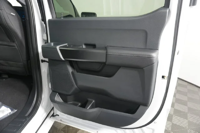 New 2026 Oxford White Ford STX® image 31