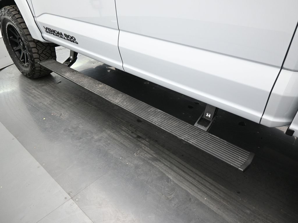 New 2025 Space White Metallic Ford Lariat image 26