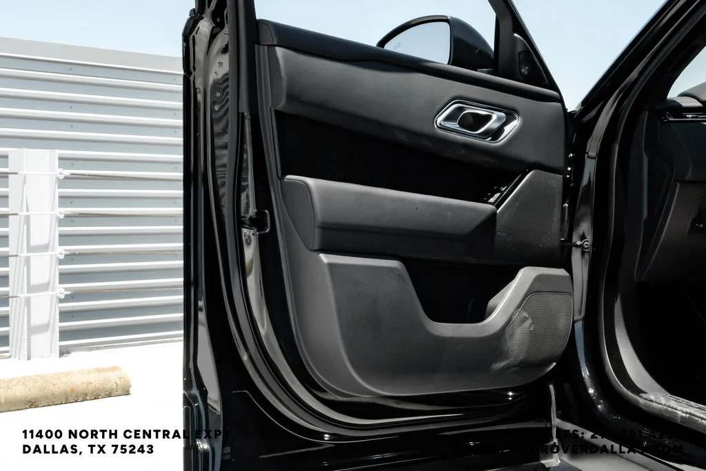 Used 2026 Black Land Rover Dynamic SE image 40