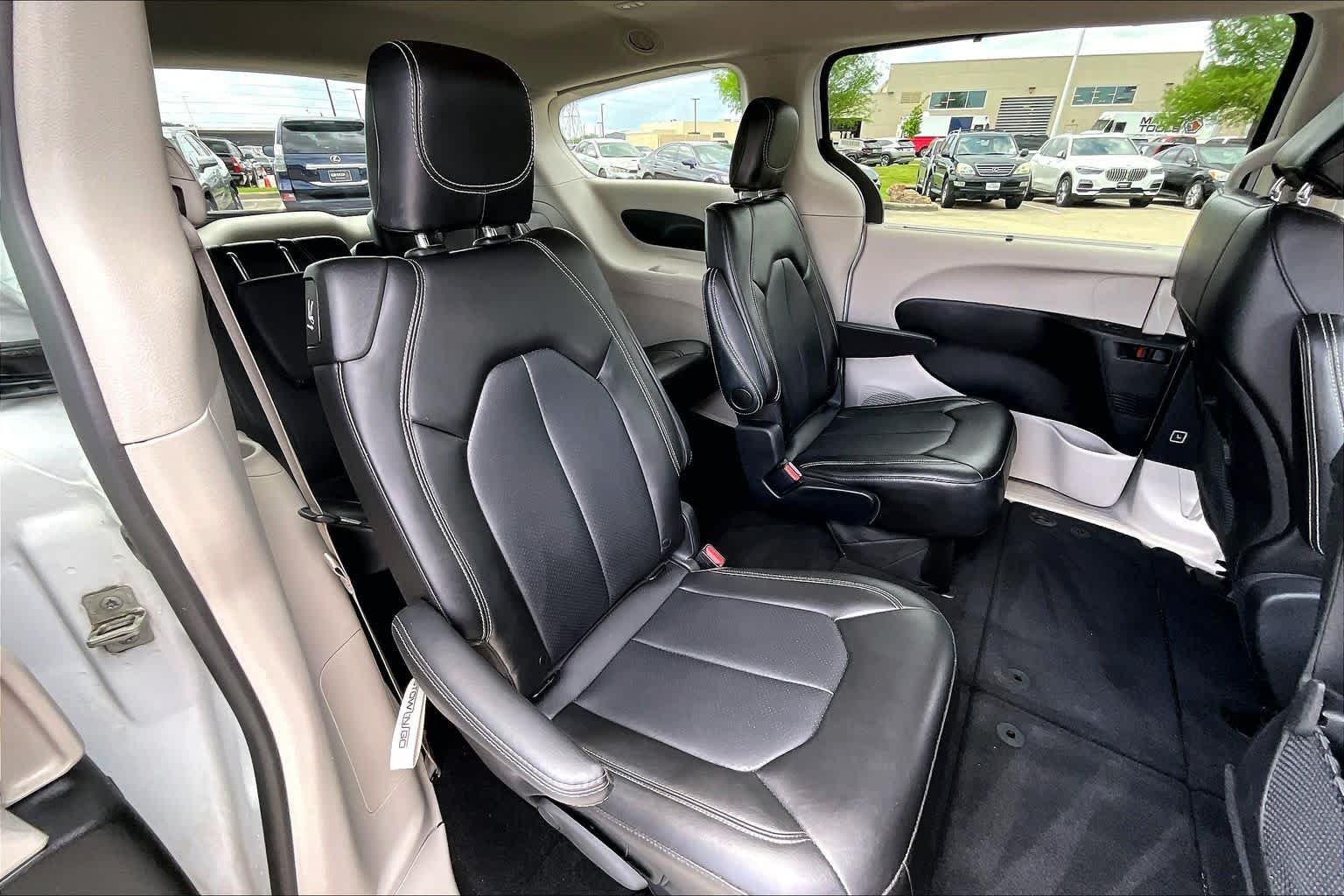 Used 2024 Bright White Clearcoat Chrysler Touring L image 17