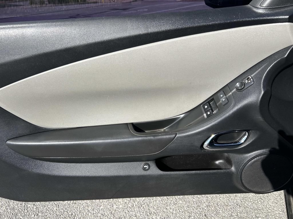 Used 2015 Ashen Gray Metallic Chevrolet 2LS image 18