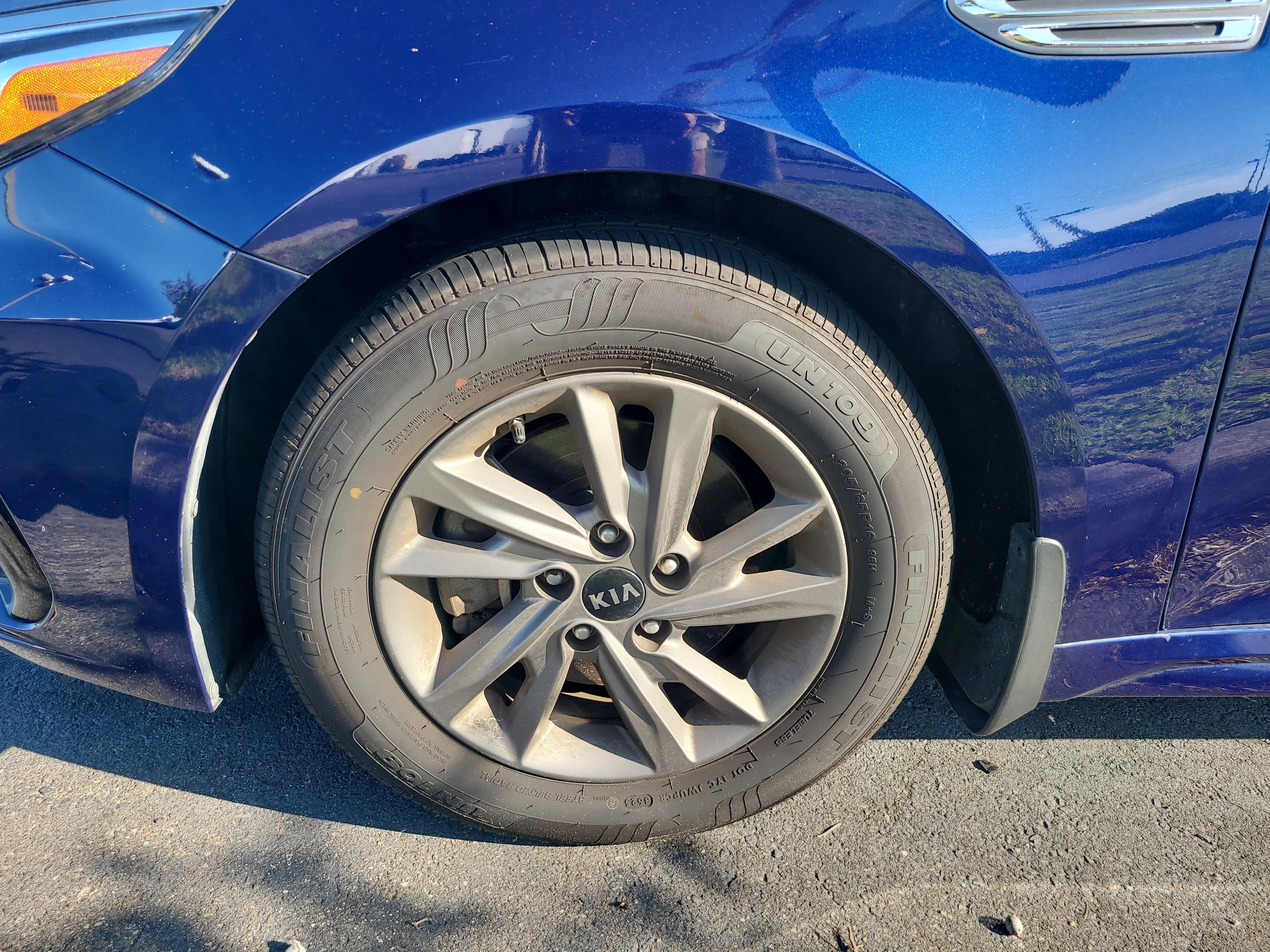 Used 2020 Horizon Blue Kia LX image 9