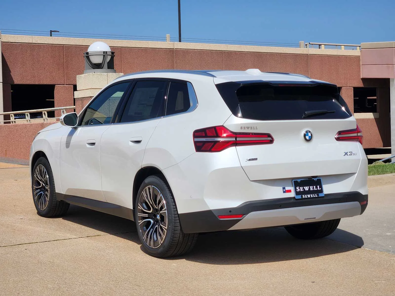 New 2026 Mineral White Metallic BMW 30 xDrive image 3