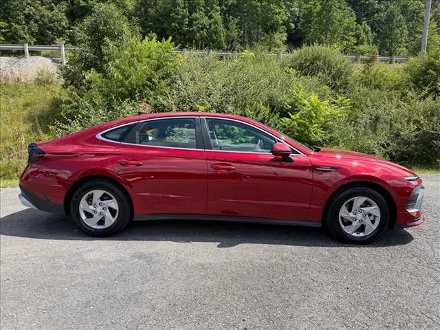 Used 2026 Red Hyundai SE image 13