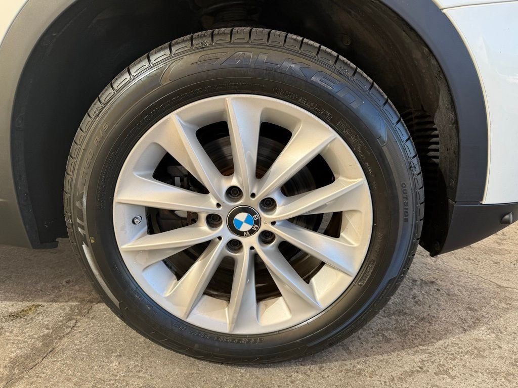 Used 2016 White Metallic BMW xDrive28i image 11