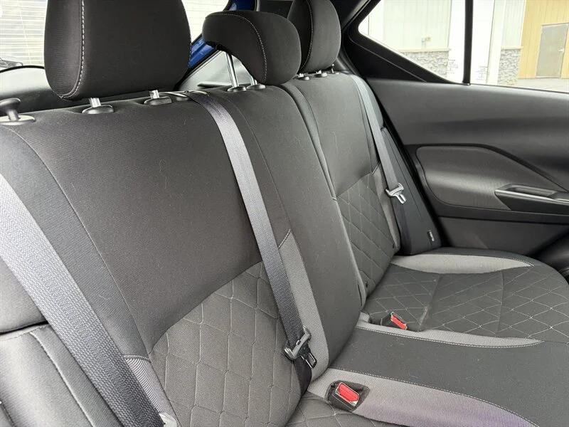 Used 2020 Blue Nissan SV image 17