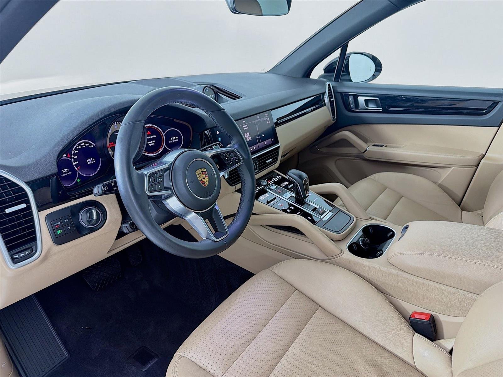 Used 2023  Porsche  image 4
