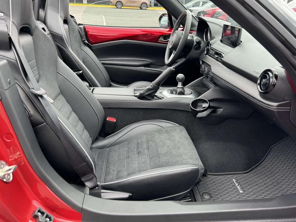 2025 Mazda MX-5 Miata Club - Photo 15
