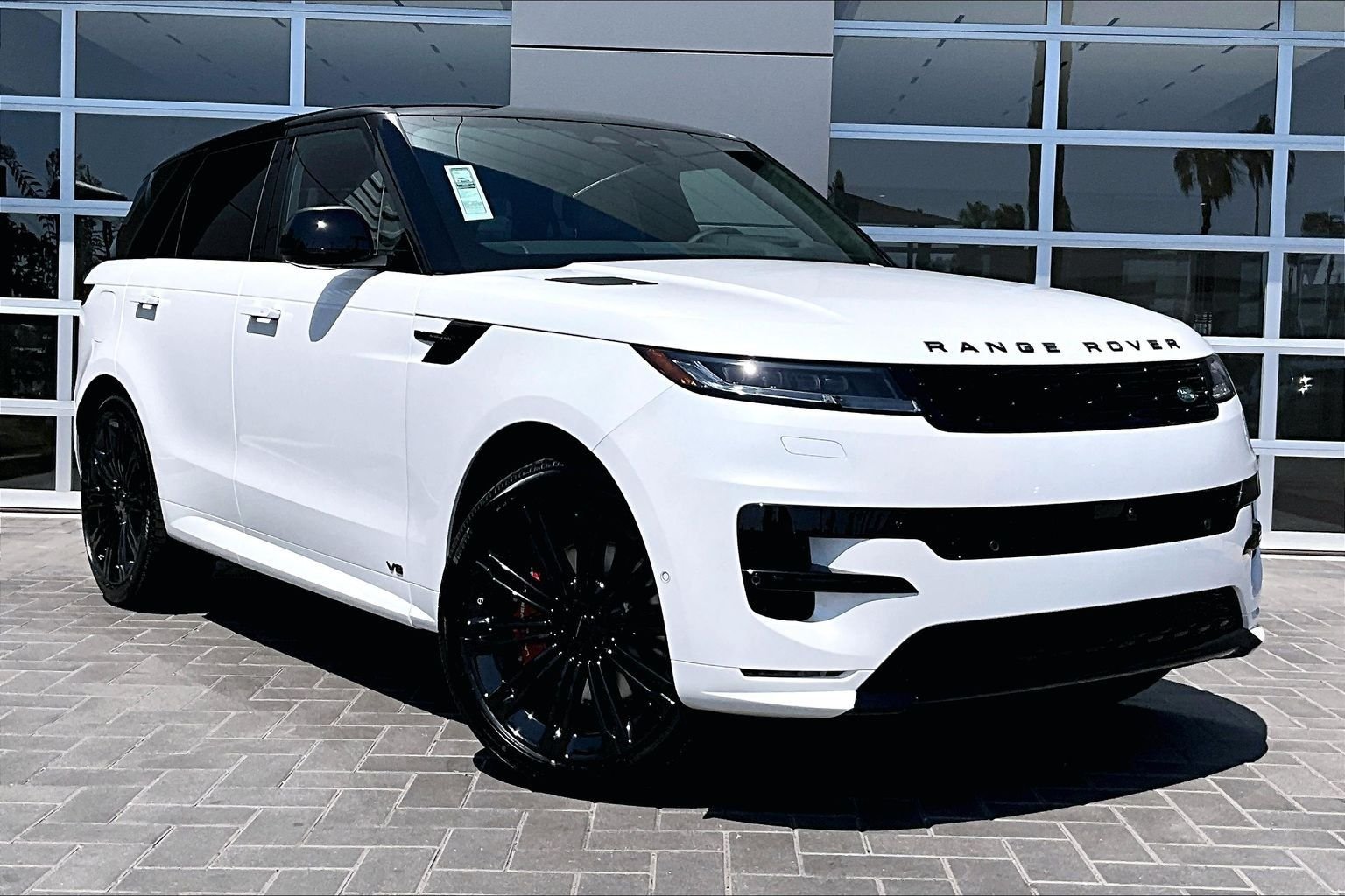 New 2026 Ostuni Pearl White Land Rover Autobiography image 2