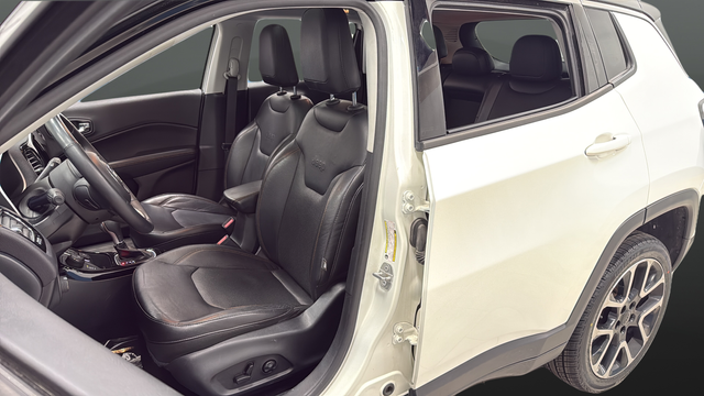 Used 2018 White Clearcoat Jeep Limited image 9