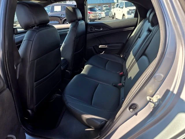 Used 2018 Silver Honda EX image 13