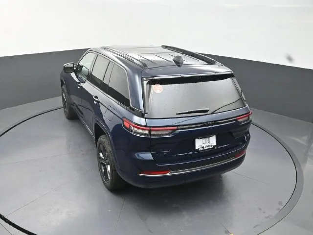 New 2027 Fathom Blue Pearl-Coat Paint Jeep Limited Reserve image 14