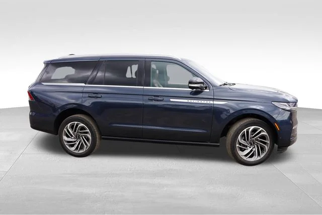 Used 2025 Blue Lincoln Reserve image 3