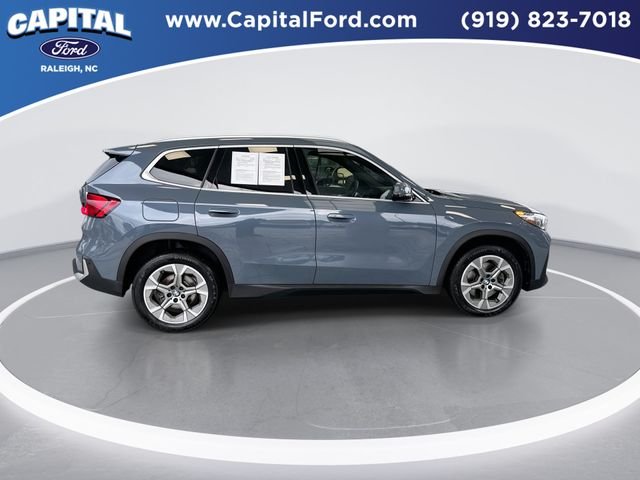 Used 2023 Gray BMW xDrive28i image 9
