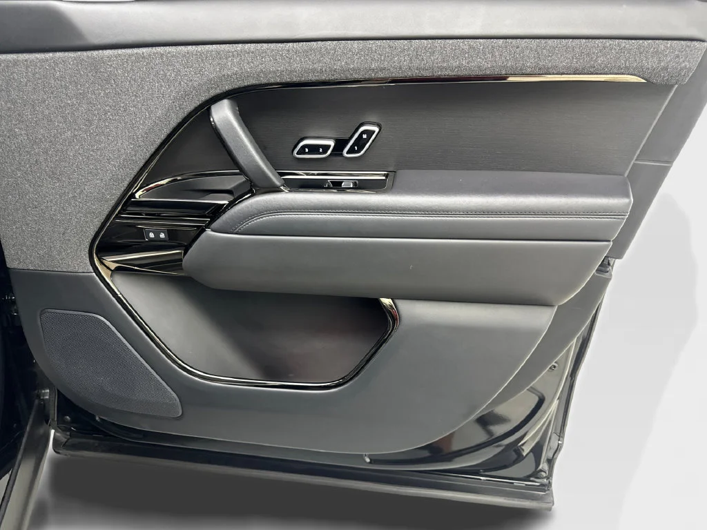Used 2023 Black Land Rover SE image 48