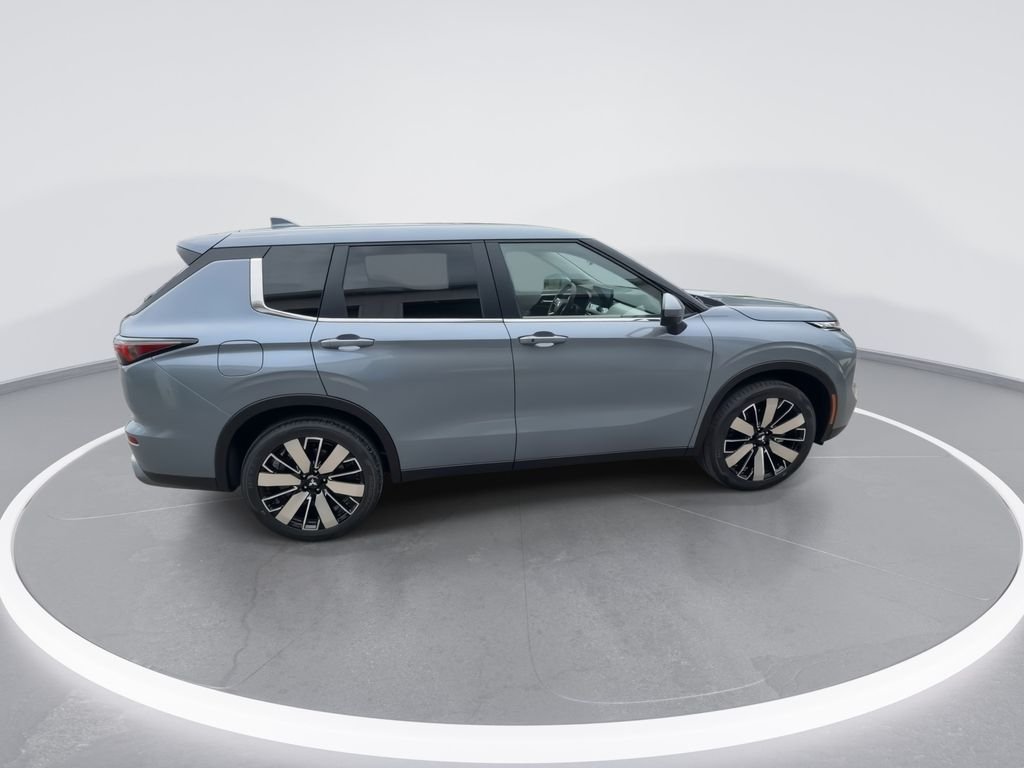 New 2026 Gray Mitsubishi SE image 9