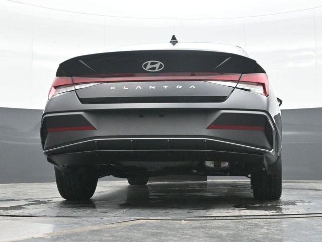 New 2026 Black Hyundai SEL Sport image 18