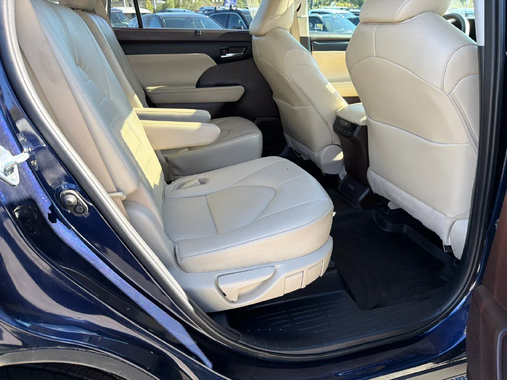 Used 2022 Blue Toyota XLE image 15