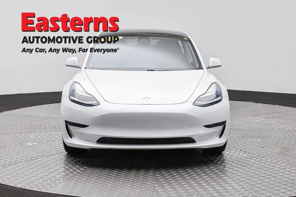 Used 2018 White Tesla Mid Range image 2