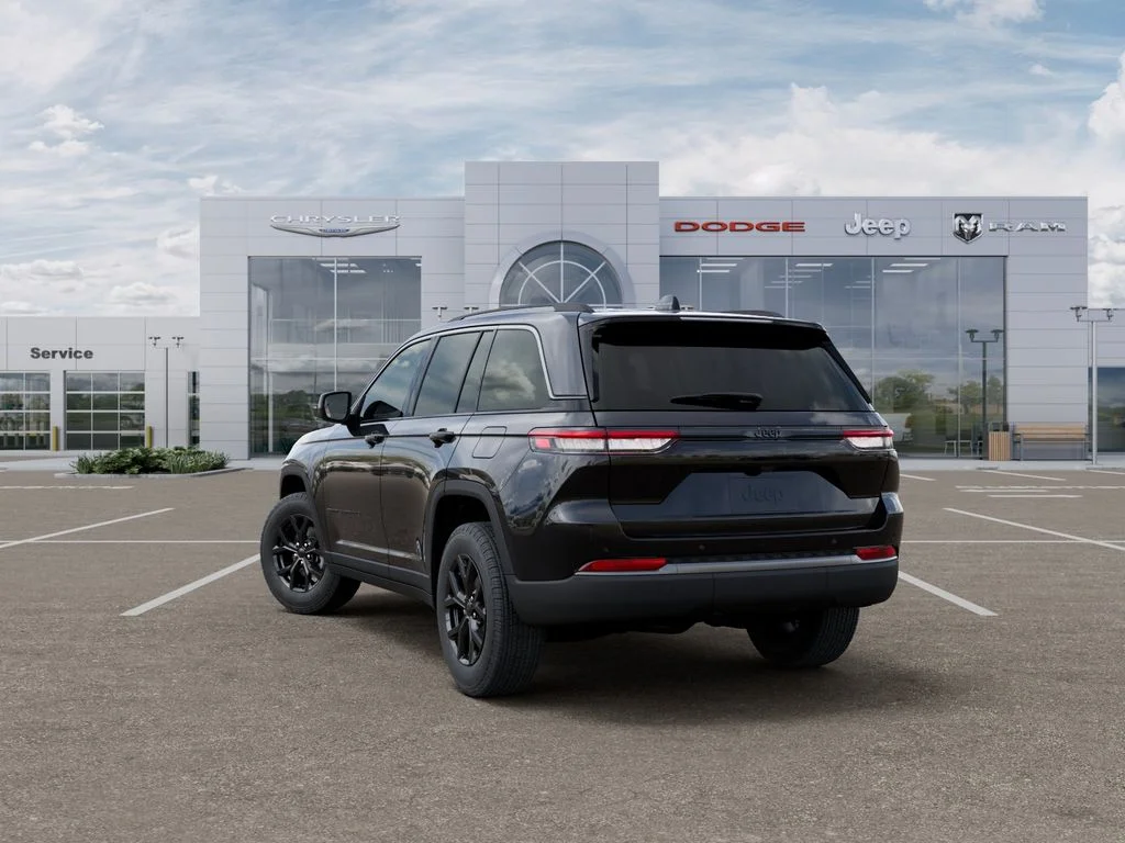 New 2026 Diamond Black Crystal Pearlcoat Jeep Altitude image 3