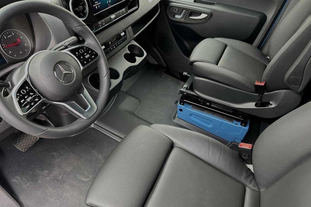 Used 2024 Blue Mercedes-Benz Cargo 144 WB image 9