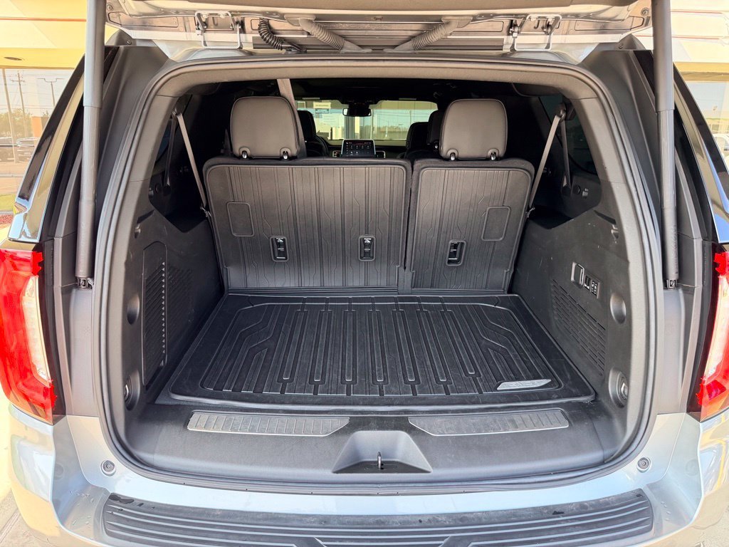 Used 2024 Sterling Metallic GMC AT4 image 33