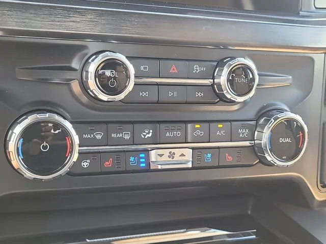 New 2026 Oxford White Ford Lariat image 26