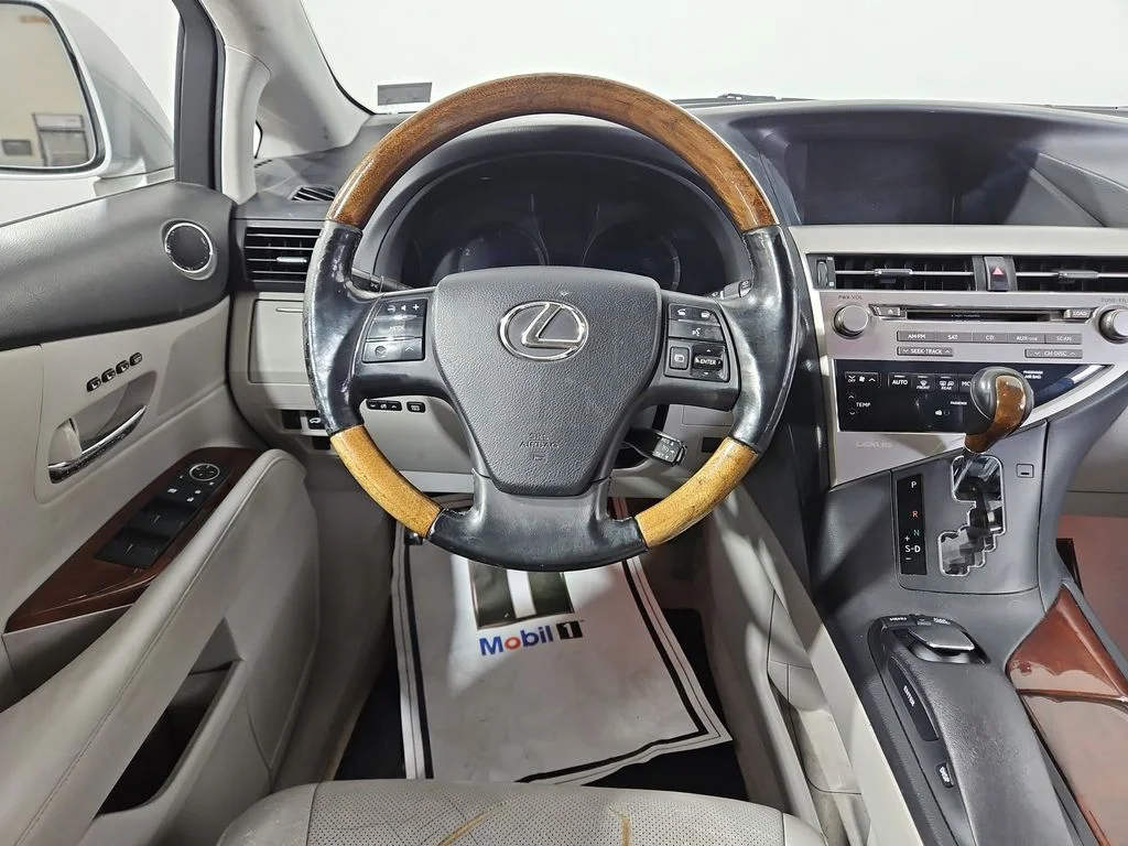 Used 2010  Lexus 350 image 13